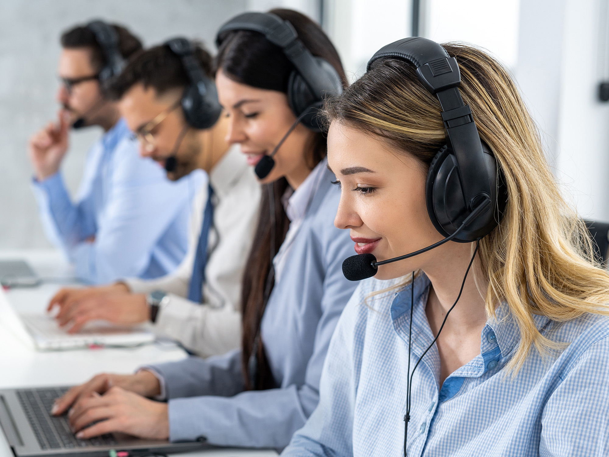 The New Geography of Customer Experience: How Global Contact Center Strategies Are Evolving