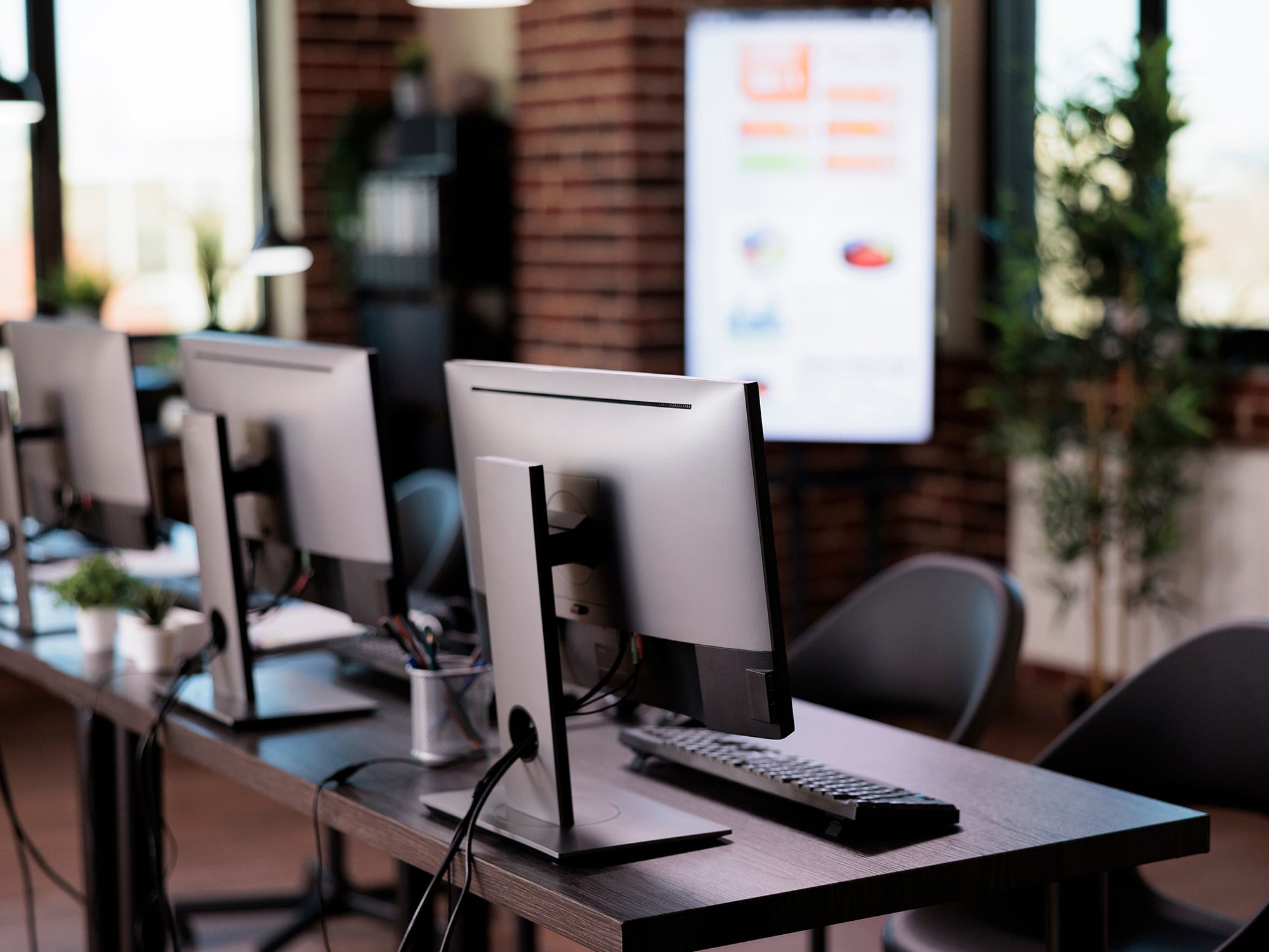 When Geopolitics Freezes the Market: What the Iran War Means for Global Contact Center Location Strategy