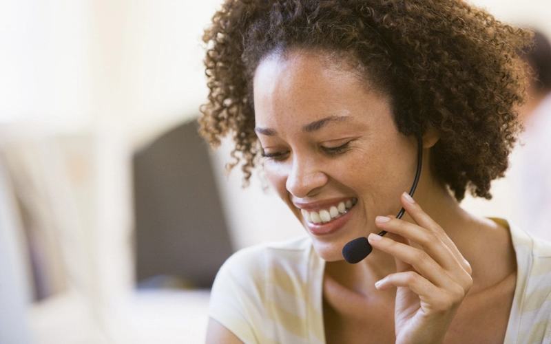 Call center agent working offshore